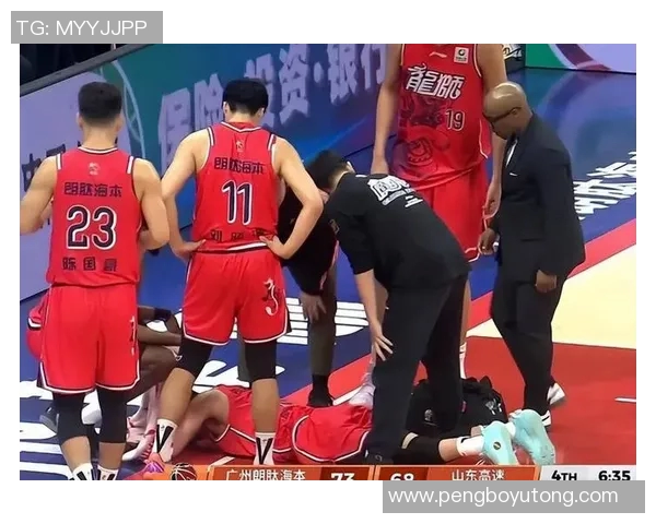 篮球明星颈部受伤引发关注视频曝光球迷纷纷表达关心与支持
